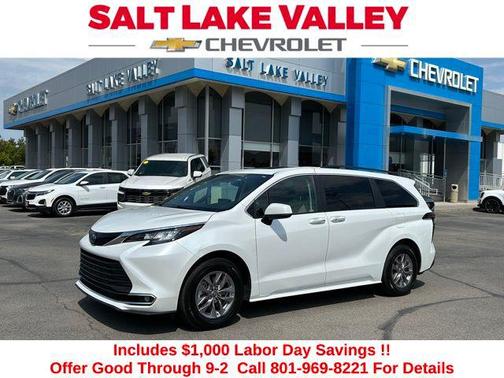 2023 Toyota Sienna XLE 7 Passenger