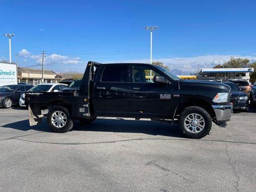 2017 RAM 2500 Tradesman Crew Cab 4x4 6'4' Box