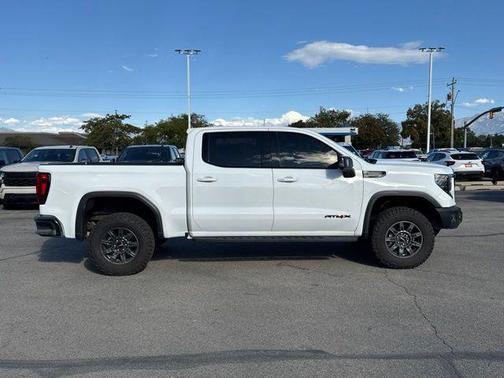 Summit White 2024 GMC Sierra 1500 AT4X
