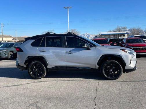 2023 Toyota RAV4 Hybrid SE