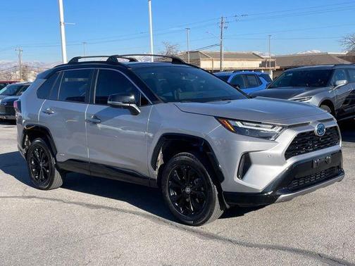 2023 Toyota RAV4 Hybrid SE