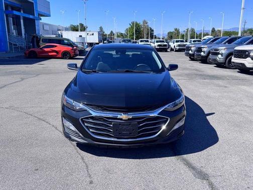 Mosaic Black Metallic 2023 Chevrolet Malibu FWD 1LT