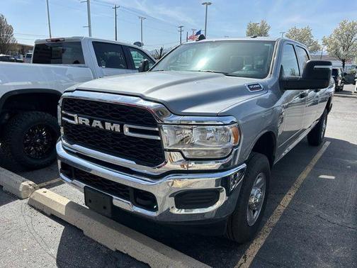2024 RAM 3500 Tradesman Crew Cab 4x4 8' Box