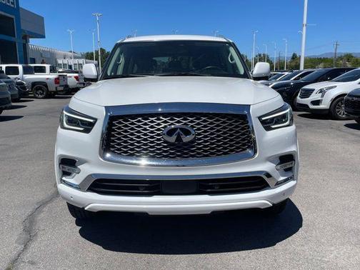 2023 INFINITI QX80 Luxe