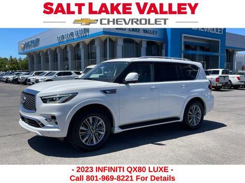 2023 INFINITI QX80 Luxe