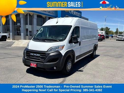 Bright White Clearcoat 2024 RAM ProMaster 2500 Tradesman