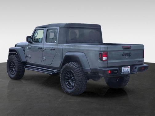 2021 Jeep Gladiator Sport