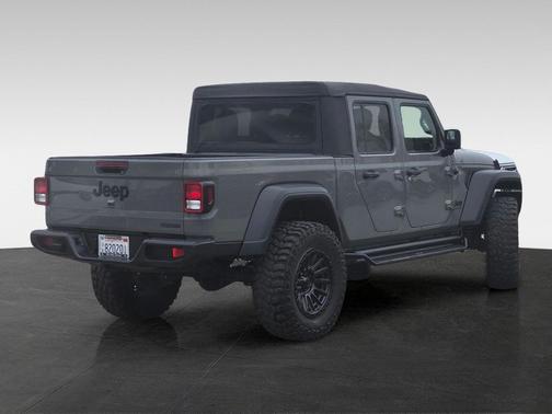2021 Jeep Gladiator Sport