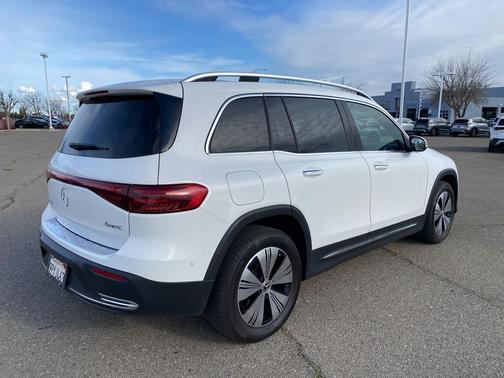 2024 Mercedes-Benz EQB 300 4MATIC