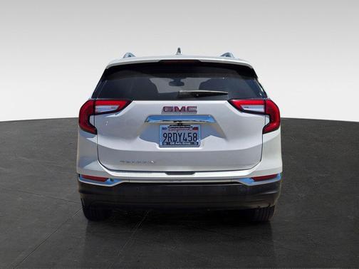 White Frost Tricoat 2022 GMC Terrain SLT