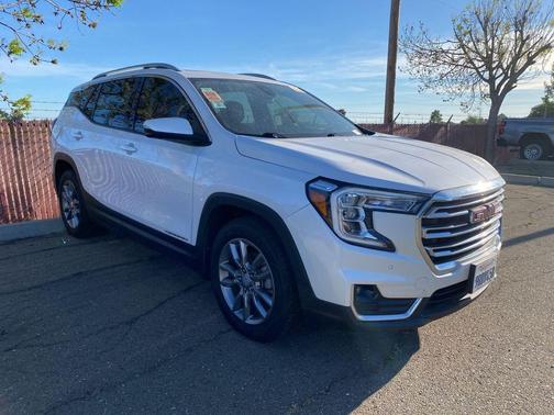White Frost Tricoat 2022 GMC Terrain SLT