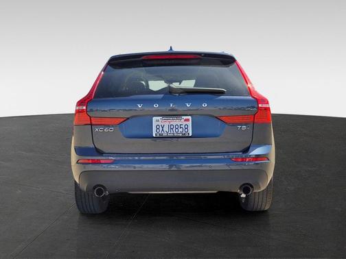 Denim Blue Metallic 2021 Volvo XC60 T5 Momentum
