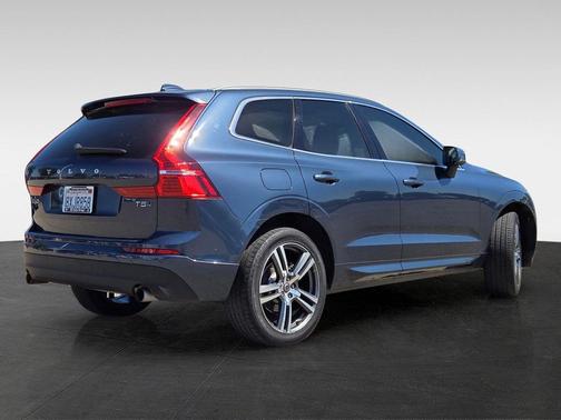 Denim Blue Metallic 2021 Volvo XC60 T5 Momentum