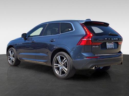 Denim Blue Metallic 2021 Volvo XC60 T5 Momentum