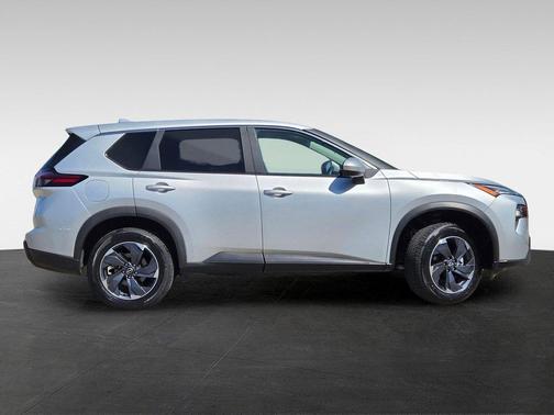 Brilliant Silver Metallic 2025 Nissan Rogue SV