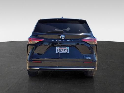 Midnight Black Metallic 2022 Toyota Sienna Platinum