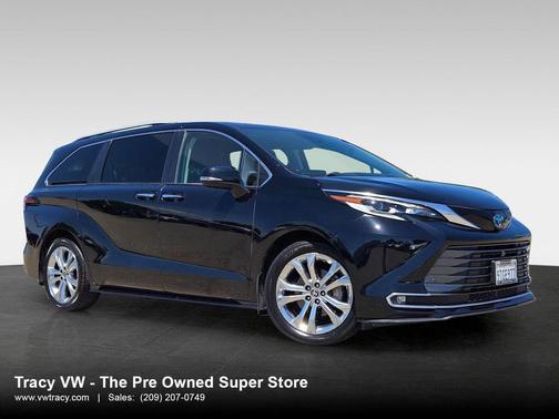 Midnight Black Metallic 2022 Toyota Sienna Platinum