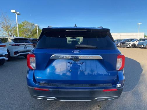 ATLAS BLUE METALLIC 2023 Ford Explorer XLT