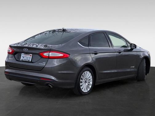 2016 Ford Fusion Hybrid SE