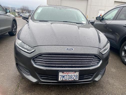 2016 Ford Fusion Hybrid SE