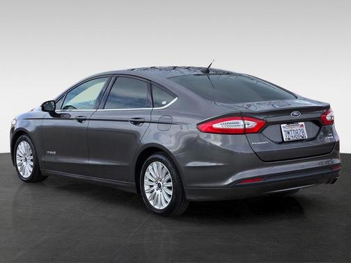 2016 Ford Fusion Hybrid SE