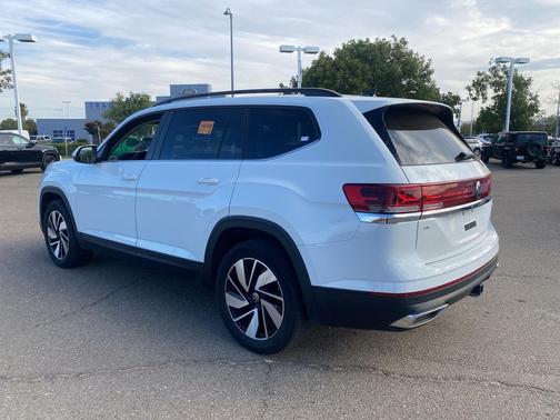2024 Volkswagen Atlas 2.0T SE w/Technology 4MOTION
