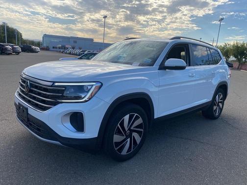 2024 Volkswagen Atlas 2.0T SE w/Technology 4MOTION