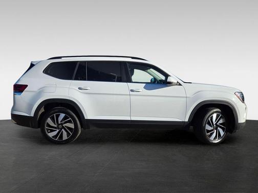 2024 Volkswagen Atlas 2.0T SE w/Technology 4MOTION
