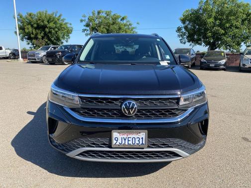Deep Black 2023 Volkswagen Taos 1.5T SE