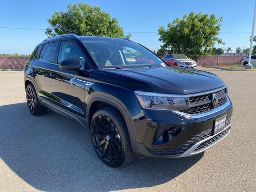 Deep Black 2023 Volkswagen Taos 1.5T SE