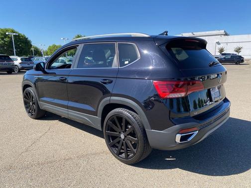 Deep Black 2023 Volkswagen Taos 1.5T SE