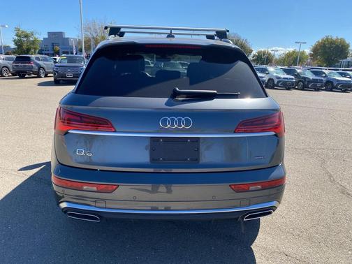 2022 Audi Q5 45 S line Premium Plus
