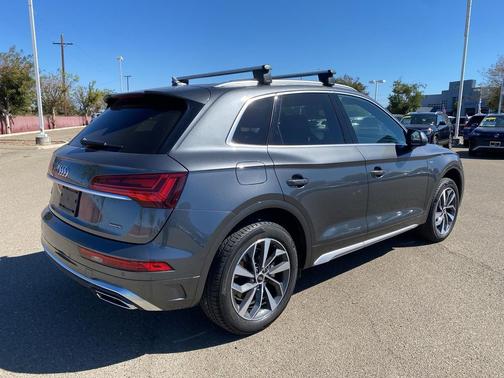 2022 Audi Q5 45 S line Premium Plus