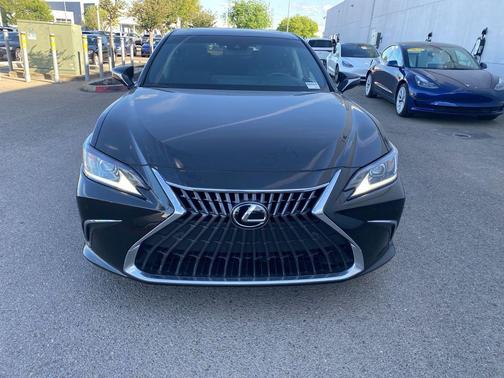 2024 Lexus ES 300h Base