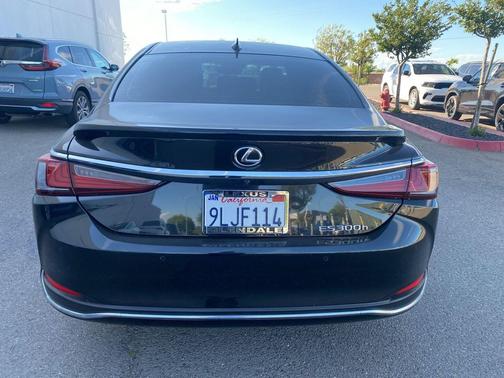 2024 Lexus ES 300h Base