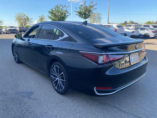 2024 Lexus ES 300h Base