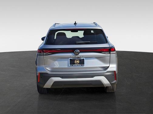 pyrite silver metallic 2026 Volkswagen Tiguan 2.0T SE 4MOTION