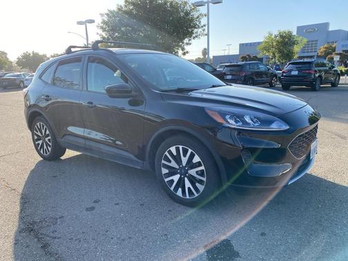 2020 Ford Escape SE