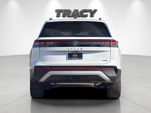 Opal White Pearl 2027 Volkswagen Atlas SE w/Technology