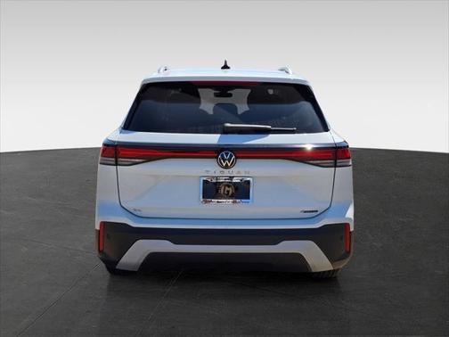 2025 Volkswagen Tiguan 2.0T SE 4MOTION