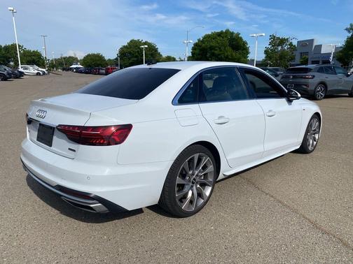Glacier White Metallic 2022 Audi A4 45 S line Premium Plus