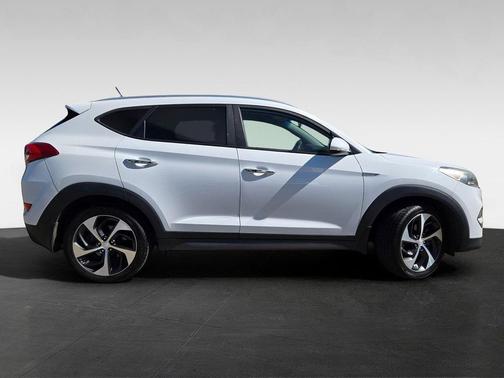2016 Hyundai TUCSON Sport