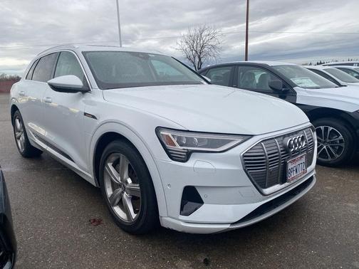 2019 Audi e-tron Premium Plus