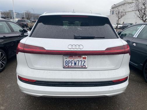 2019 Audi e-tron Premium Plus