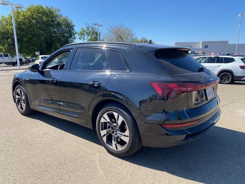 2021 Audi e-tron Premium