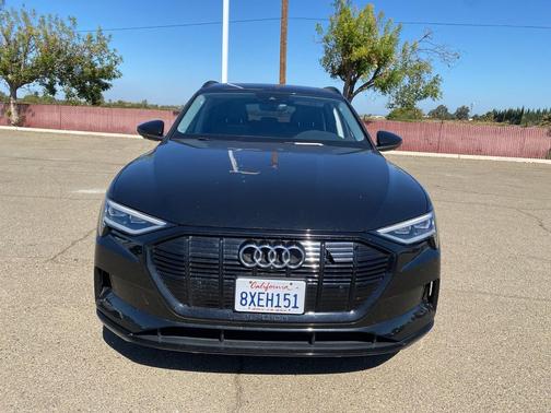 2021 Audi e-tron Premium
