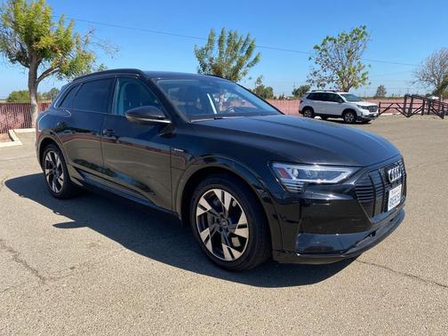2021 Audi e-tron Premium