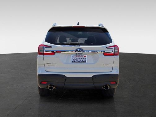 Crystal White Pearl 2023 Subaru Ascent Premium 8-Passenger