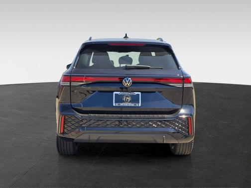 deep black pearl 2026 Volkswagen Tiguan 2.0T SE R-Line Black