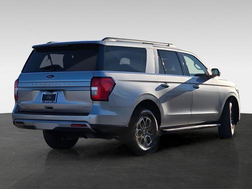 ICONIC SILVER METALLIC 2024 Ford Expedition Max XLT
